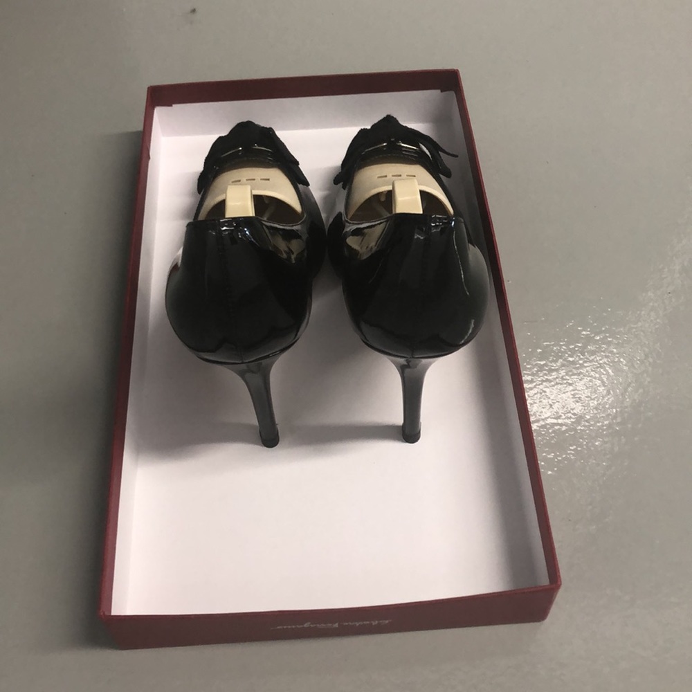 Shoes - Picture 4 of 4